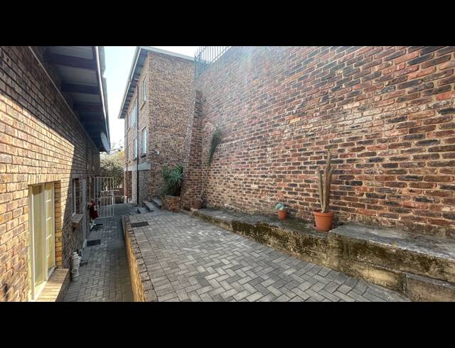 2 BEDROOM APARTMENT TO LET IN NELSPRUIT EXT 4